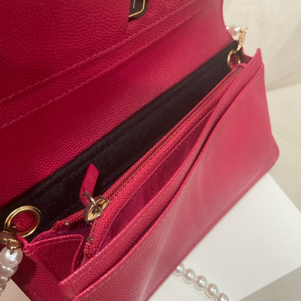 Chanel Quilted Caviar Boy hot Pink Wallet coming with non CC pearl strap - Picture 8 of 9